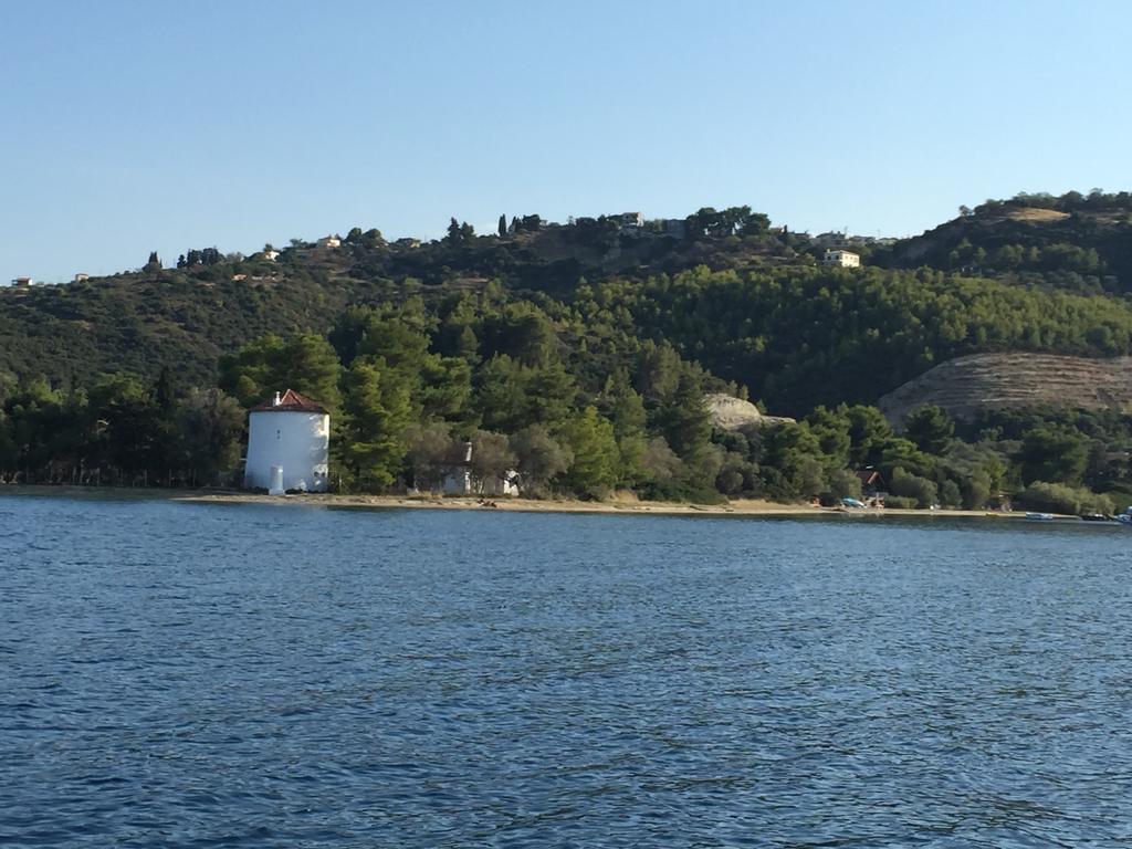 123 Armonia Studios Loutra Aidhipsou Exteriör bild